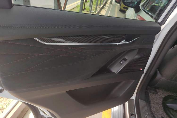 Used SAIC MAXUS D90 Pro 2021 2.0T Diesel 4x4 Alashan Edition 7 Seats Left Rear Door Interior