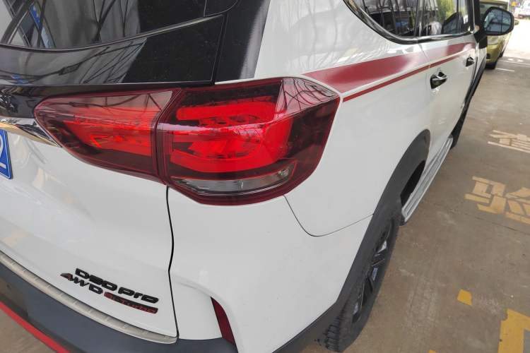Used SAIC MAXUS D90 Pro 2021 2.0T Diesel 4x4 Alashan Edition 7 Seats Right Rear Taillight