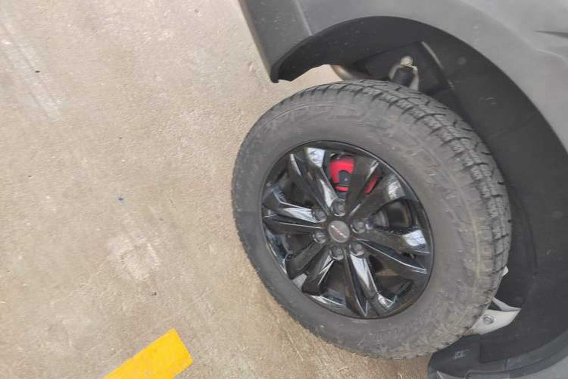 Used SAIC MAXUS D90 Pro 2021 2.0T Diesel 4x4 Alashan Edition 7 Seats Right Rear Wheel Hub
