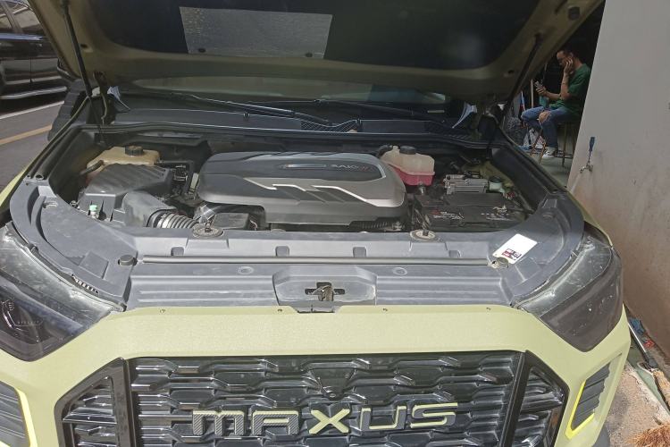 Used SAIC MAXUS D90 Pro 2022 2.0T Diesel 4x4 Amazon Edition 7-Seater Engine Bay