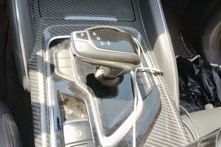 Used SAIC MAXUS D90 Pro 2022 Facelift 2.0T Diesel 4x4 Amazon Edition 7-Seater Gear Lever