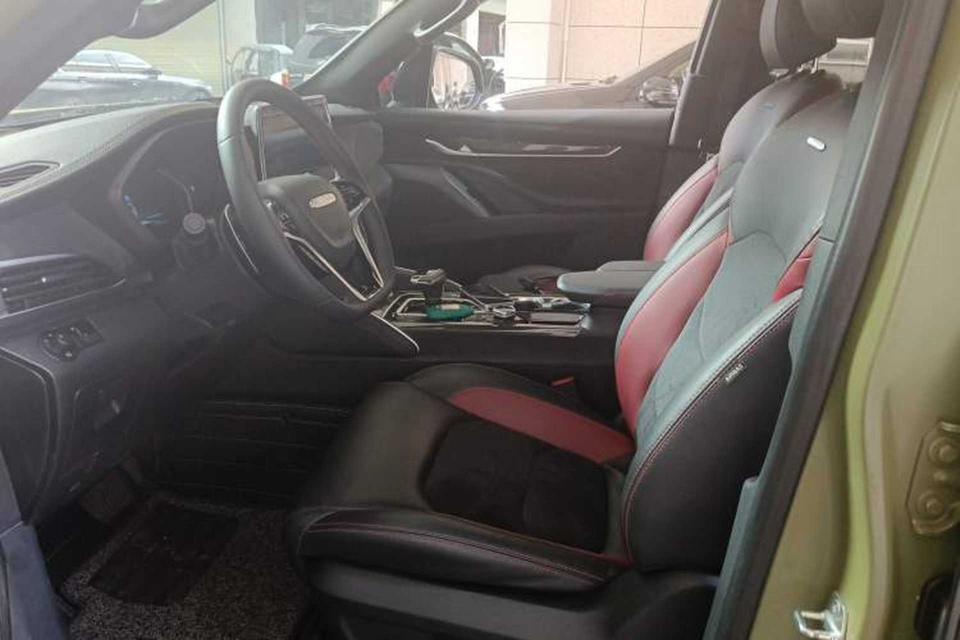 Used SAIC MAXUS D90 Pro 2022 2.0T Diesel 4x4 Amazon Edition 7-Seater Left Front Seat