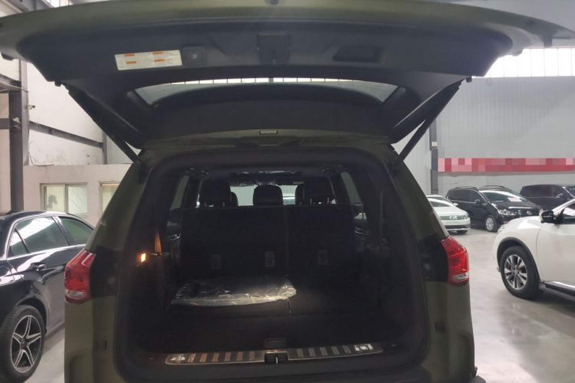 Used SAIC MAXUS D90 Pro 2022 Facelift 2.0T Diesel 4x4 Amazon Edition 7-Seater Trunk