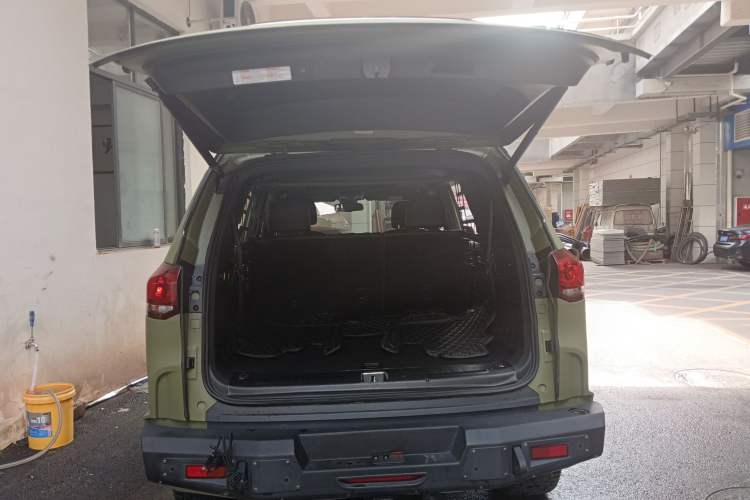 Used SAIC MAXUS D90 Pro 2022 2.0T Diesel 4x4 Amazon Edition 7-Seater Trunk