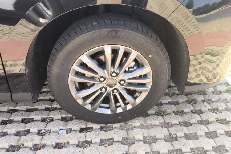 Used SAIC MAXUS Dajia 5 2024 1.3T PLUG-IN Enjoyment Edition 7-Seater Right Front Wheel Hub