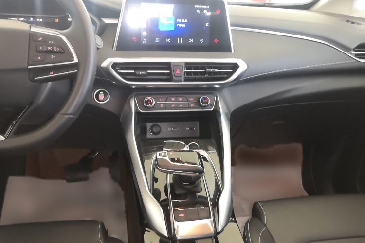 Used SAIC MAXUS Dajia 5 2022 1.3T Plug-in Enjoyment Edition 7-Seater Audio And AC Panel