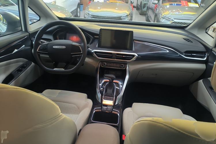 Used SAIC MAXUS Dajia 5 2022 430 km Elite Version 7-Seater Center Console