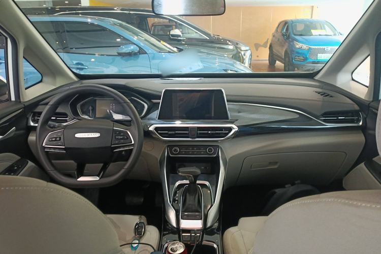 Used SAIC MAXUS Dajia 5 2022 430 km Elite Version 7-Seater Center Console