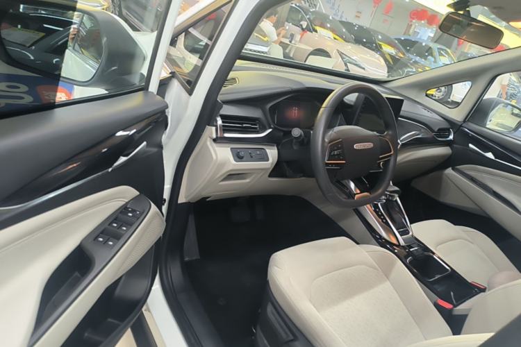 Used SAIC MAXUS Dajia 5 2022 430 km Elite Version 7-Seater Driver Seat
