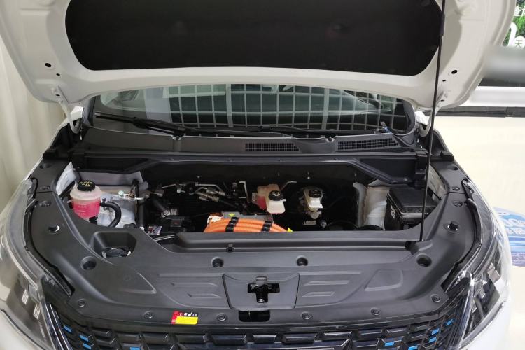 Used SAIC MAXUS Dajia 5 2022 430 km Elite Version 7-Seater Engine Bay