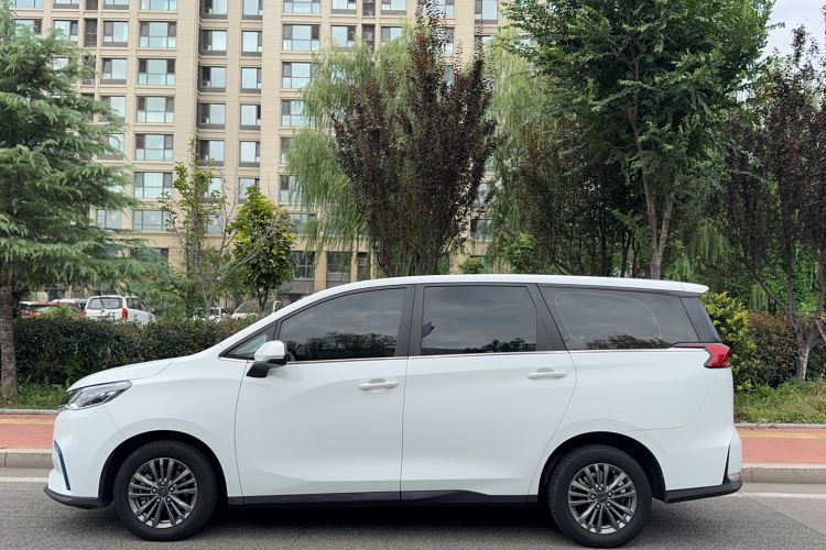 Used SAIC MAXUS Dajia 5 2022 430 km Elite Version 7-Seater Exterior 2