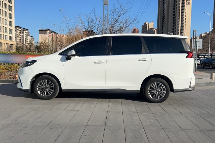 Used SAIC MAXUS Dajia 5 2022 430 km Elite Version 7-Seater Exterior 3