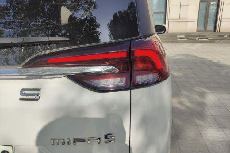 Used SAIC MAXUS Dajia 5 2022 430 km Elite Version 7-Seater Exterior 3