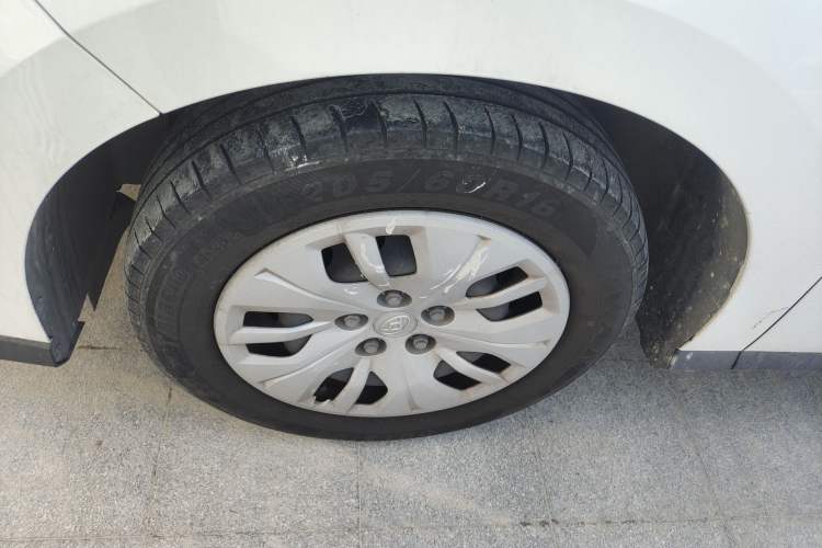 Used SAIC MAXUS Dajia 5 2022 430 km Elite Version 7-Seater Exterior 4