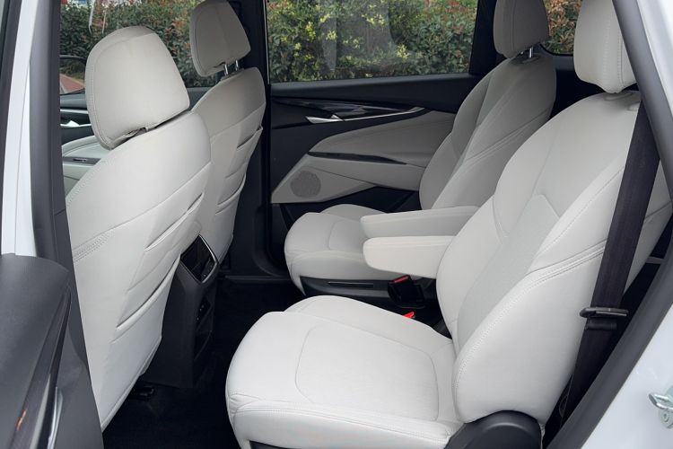 Used SAIC MAXUS Dajia 5 2022 430 km Elite Version 7-Seater Interior 2