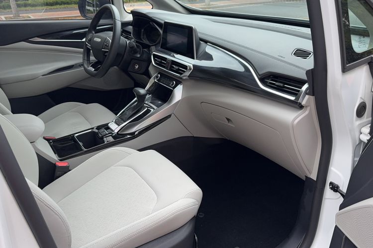 Used SAIC MAXUS Dajia 5 2022 430 km Elite Version 7-Seater Interior 7