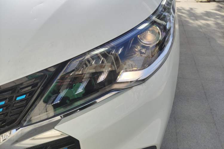 Used SAIC MAXUS Dajia 5 2022 430 km Elite Version 7-Seater Left Front Headlight