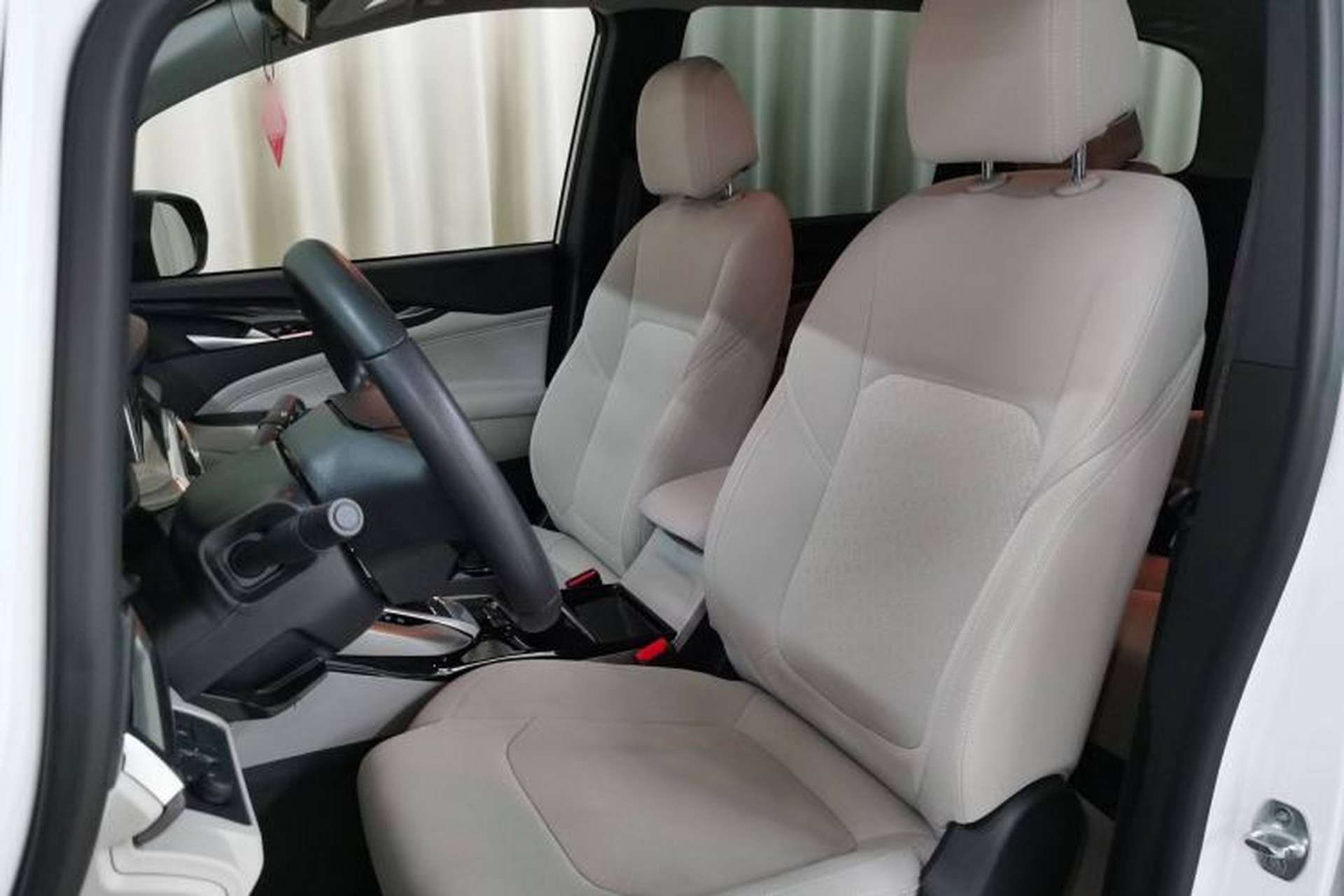Used SAIC MAXUS Dajia 5 2022 430 km Elite Version 7-Seater Left Front Seat