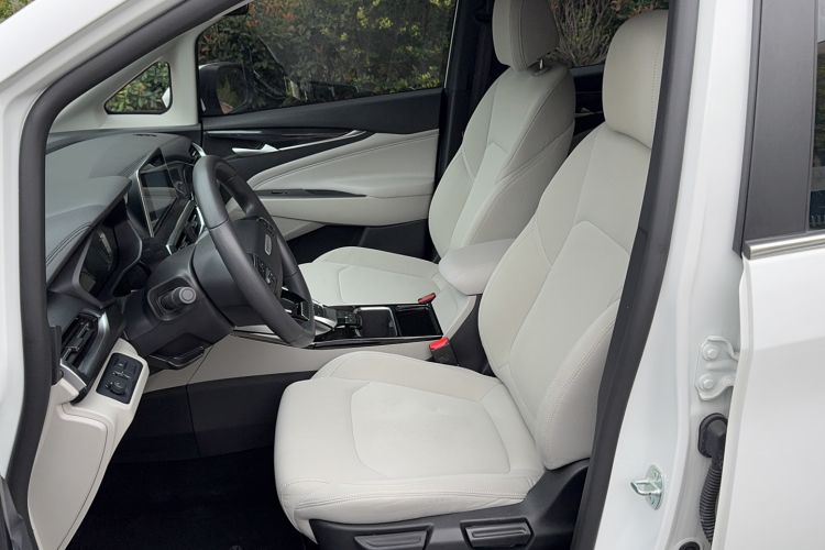 Used SAIC MAXUS Dajia 5 2022 430 km Elite Version 7-Seater Left Front Seat