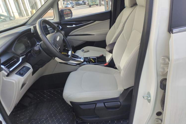 Used SAIC MAXUS Dajia 5 2022 430 km Elite Version 7-Seater Left Front Seat