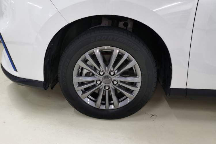 Used SAIC MAXUS Dajia 5 2022 430 km Elite Version 7-Seater Left Front Wheel Hub