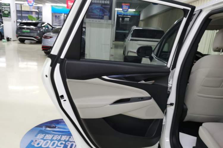 Used SAIC MAXUS Dajia 5 2022 430 km Elite Version 7-Seater Left Rear Door Interior