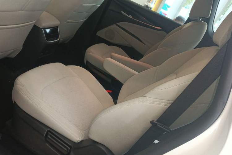 Used SAIC MAXUS Dajia 5 2022 430 km Elite Version 7-Seater Left Rear Seat