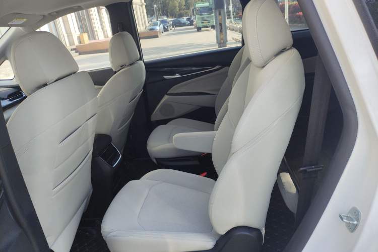 Used SAIC MAXUS Dajia 5 2022 430 km Elite Version 7-Seater Left Rear Seat