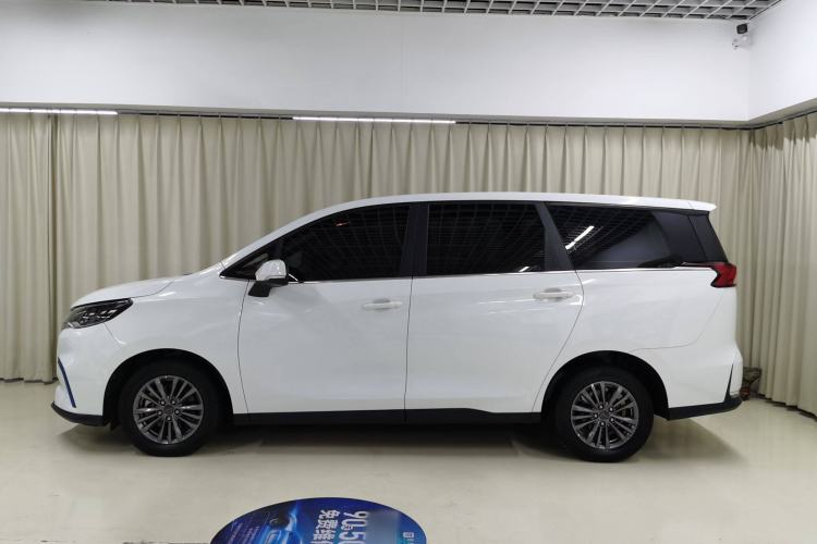 Used SAIC MAXUS Dajia 5 2022 430 km Elite Version 7-Seater Left Side