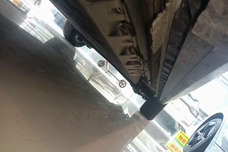 Used SAIC MAXUS Dajia 5 2022 430 km Elite Version 7-Seater Left Side Sill