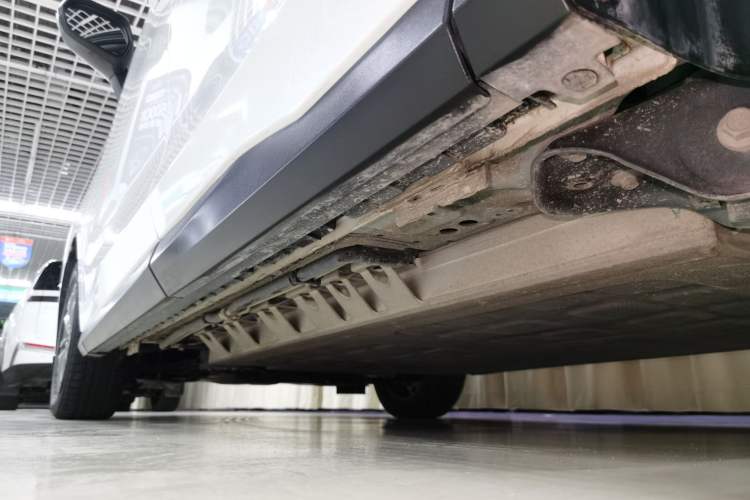 Used SAIC MAXUS Dajia 5 2022 430 km Elite Version 7-Seater Left Side Sill