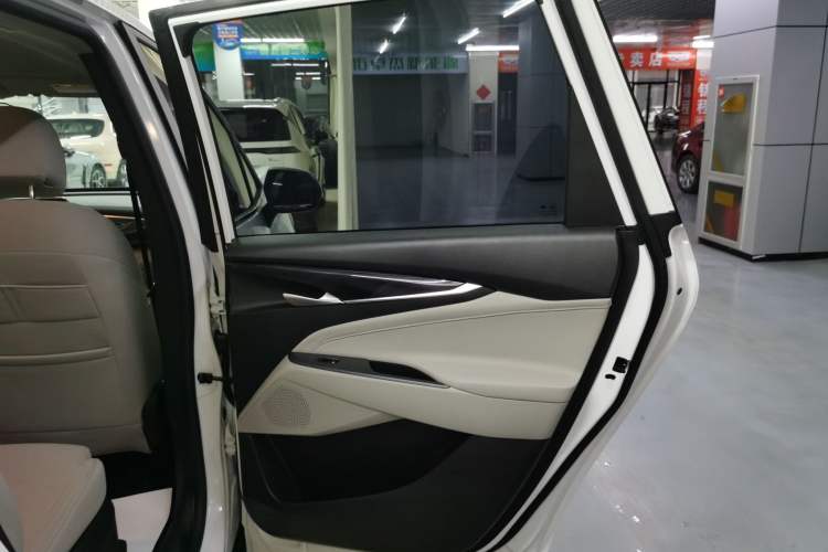 Used SAIC MAXUS Dajia 5 2022 430 km Elite Version 7-Seater Right Rear Door Interior