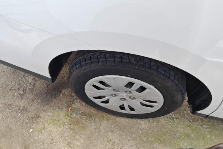 Used SAIC MAXUS Dajia 5 2022 430 km Elite Version 7-Seater Right Rear Wheel Hub