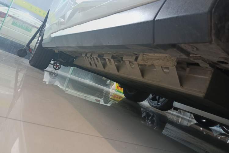 Used SAIC MAXUS Dajia 5 2022 430 km Elite Version 7-Seater Right Side Sill