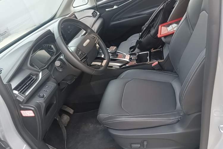 Used SAIC MAXUS Dajia 5 2024 Restyled 1.3T Plug-in Enjoyment Version 7 Seats Left Front Seat