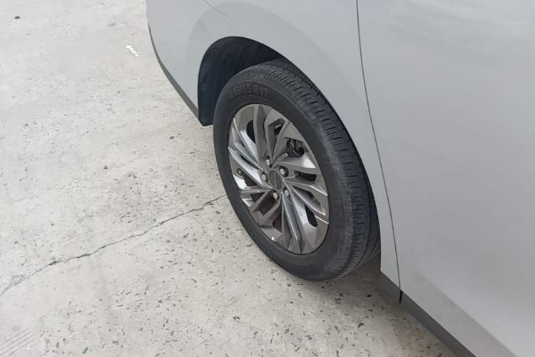 Used SAIC MAXUS Dajia 5 2024 Restyled 1.3T Plug-in Enjoyment Version 7 Seats Right Rear Wheel Hub