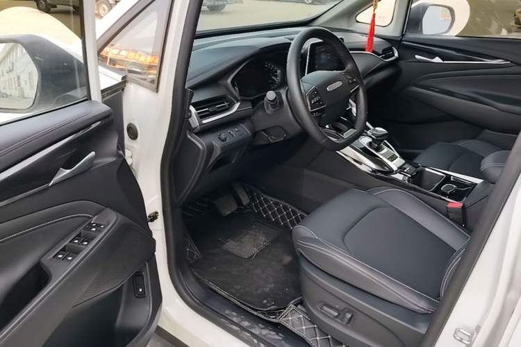 Used SAIC MAXUS Dajia 5 2024 Restyled 1.3T Plug-in Enjoyment Version 7 Seats Driver Seat