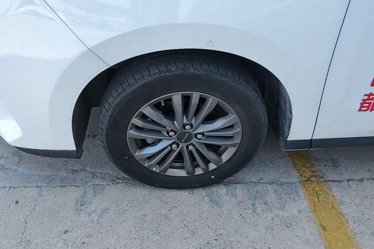 Used SAIC MAXUS Dajia 5 2024 Restyled 1.3T Plug-in Enjoyment Version 7 Seats Left Front Wheel Hub