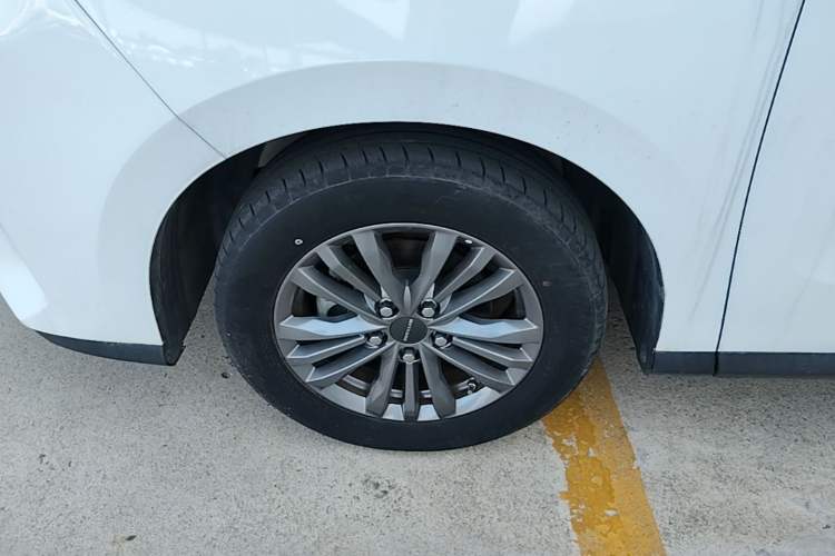 Used SAIC MAXUS Dajia 5 2024 Restyled 1.3T Plug-in Enjoyment Version 7 Seats Left Front Wheel Hub