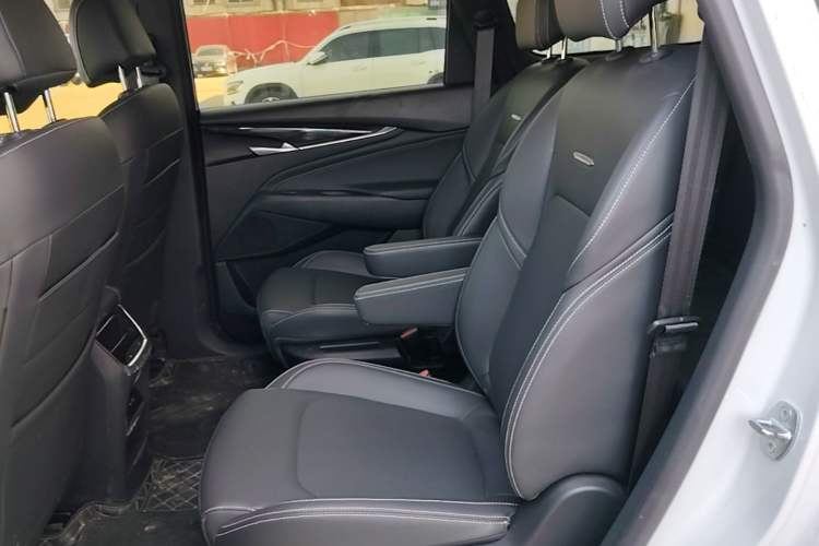 Used SAIC MAXUS Dajia 5 2024 Restyled 1.3T Plug-in Enjoyment Version 7 Seats Left Rear Seat