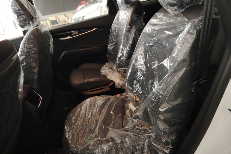 Used SAIC MAXUS Dajia 5 2024 1.3T PLUG-IN Enjoyment Edition 7-Seater Left Rear Seat