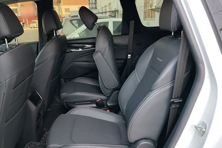 Used SAIC MAXUS Dajia 5 2024 Restyled 1.3T Plug-in Enjoyment Version 7 Seats Left Rear Seat