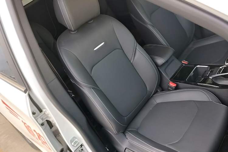 Used SAIC MAXUS Dajia 5 2024 Restyled 1.3T Plug-in Enjoyment Version 7 Seats Right Front Seat
