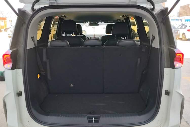 Used SAIC MAXUS Dajia 5 2024 Restyled 1.3T Plug-in Enjoyment Version 7 Seats Trunk