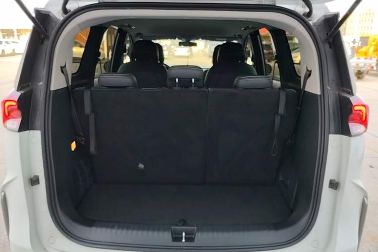 Used SAIC MAXUS Dajia 5 2024 Restyled 1.3T Plug-in Enjoyment Version 7 Seats Trunk