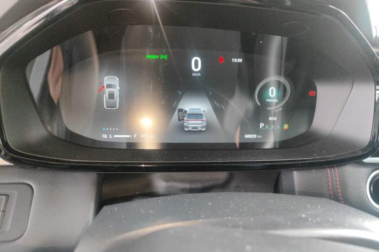 Used SAIC MAXUS Dajia 6 2022 Executive Edition Odometer Close Up