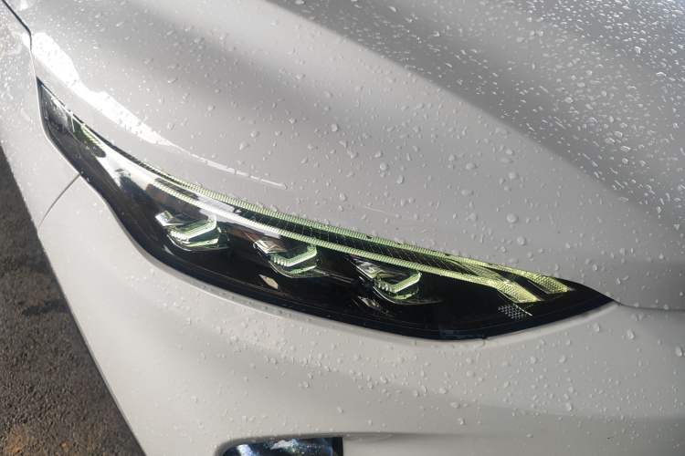 Used SAIC MAXUS Dajia 6 2022 Executive Edition Right Front Headlight