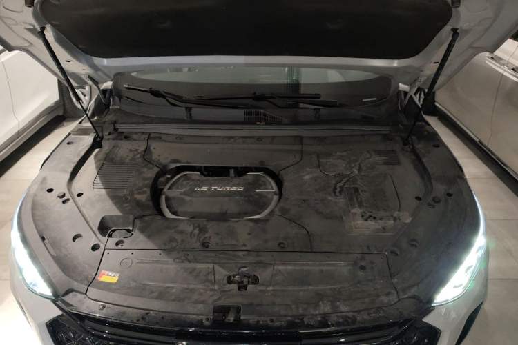Used SAIC MAXUS Dajia 6 2022 1.3T PLUG-IN Executive Edition Engine Bay
