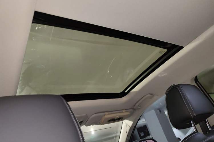 Used SAIC MAXUS Dajia 6 2022 1.3T PLUG-IN Executive Edition Headliner