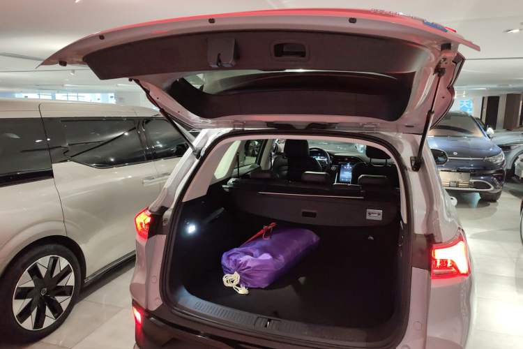 Used SAIC MAXUS Dajia 6 2022 1.3T PLUG-IN Executive Edition Trunk